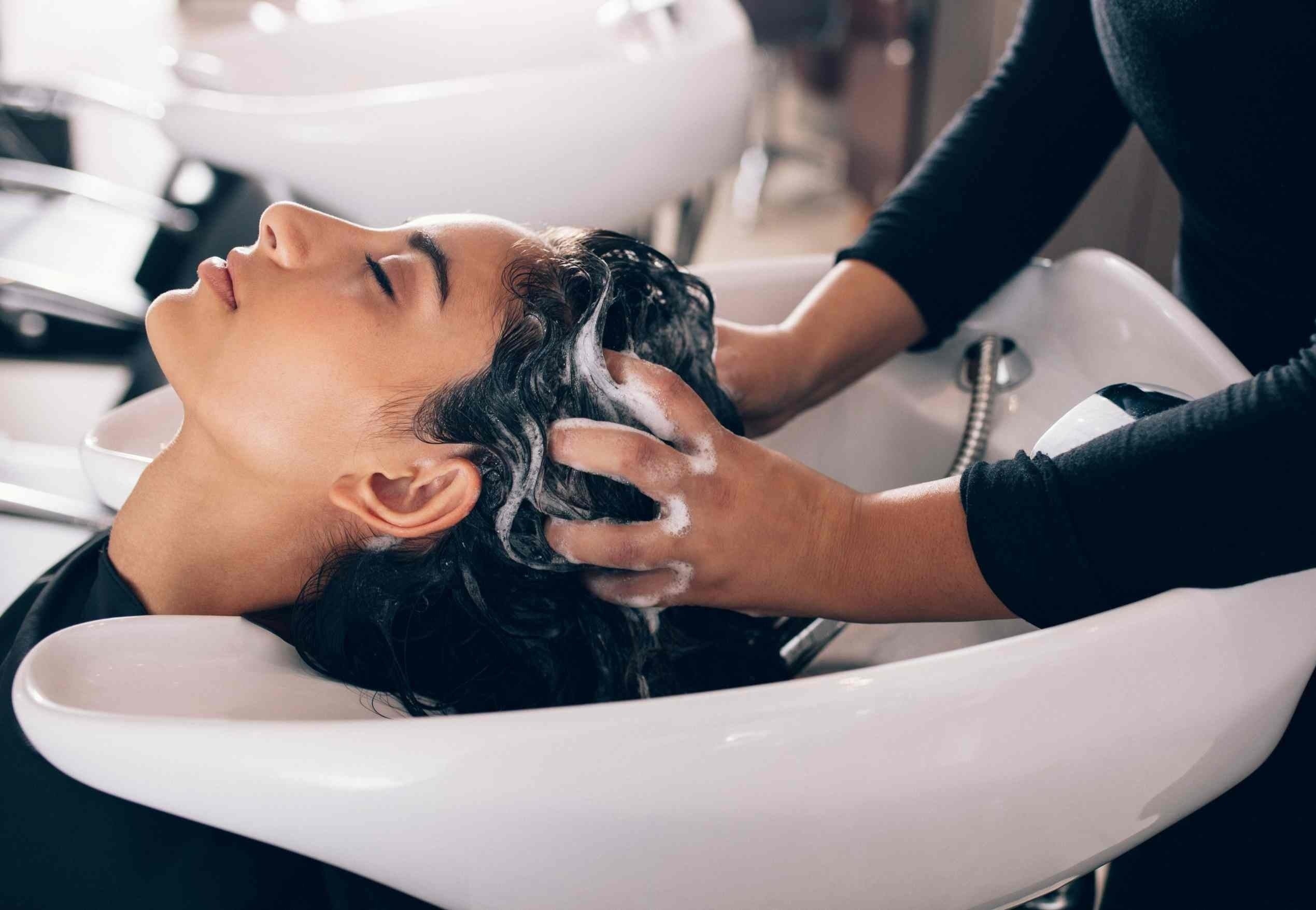 Why everyone is switching to Rosemary shampoo for hair growth